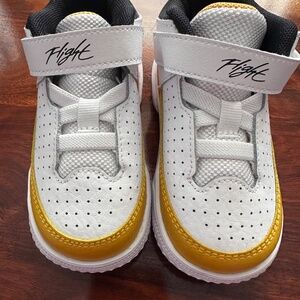 Nike toddler 7 never worn